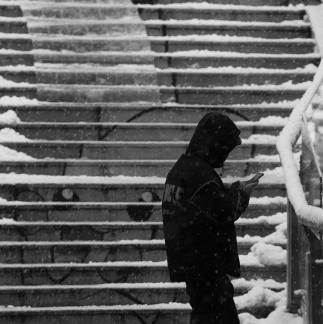 Snowflakes Dancing in the World 38