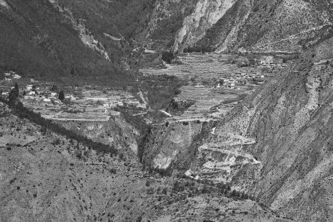 Scale of Mountains and Rivers 32