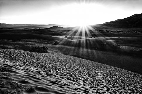 Death Valley Sand Dune 01 BW