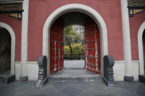 The gate of the mountain road 8