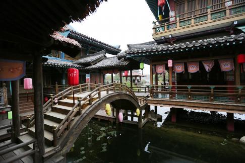 Visit the ancient city 76