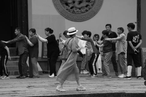 Traveling together in groups 7