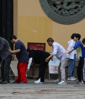 Traveling together in groups 8