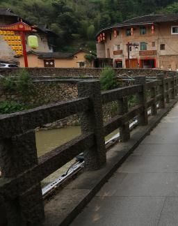 Round house and deep courtyard 6