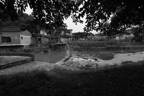 Round house and deep courtyard 11