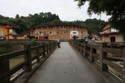 Round house and deep courtyard 4