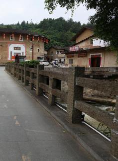 Round house and deep courtyard 5