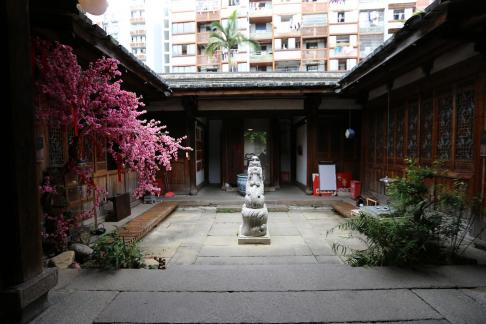 Three Lanes and Seven Alleys 20