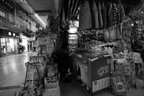 Floating light in the marketplace 3