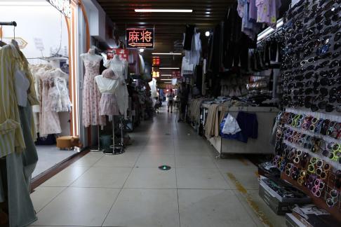 Floating light in the marketplace10