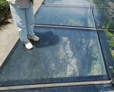 glass walkway 14