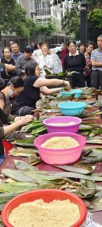 Zongzi making competition 3