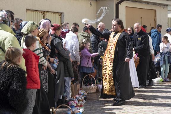 Blessing of Easter cakes-2