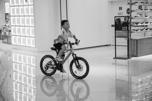 Shopping malls in big cities 5