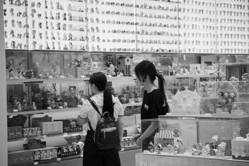 Shopping malls in big cities 7