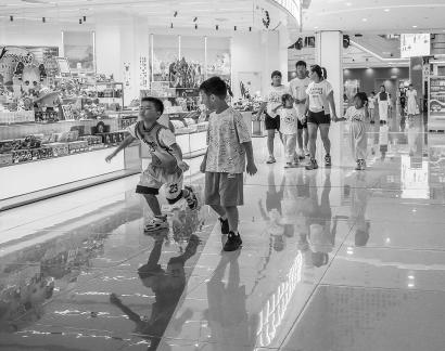 Shopping malls in big cities 8