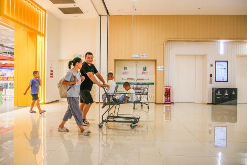 Shopping malls in big cities 14