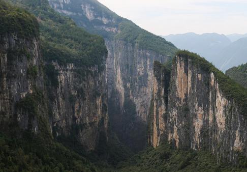 Green Mountain and White Wall 2