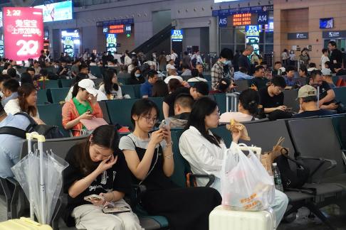 waiting hall 7