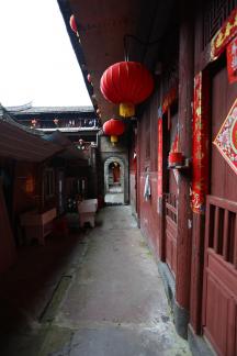 Raise the red lantern high 2