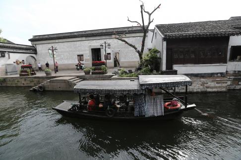 Boating in the Water Lane 13