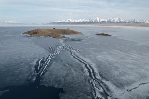 Winter frozen lake 1