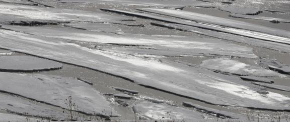 Snowy Lake scenery 31