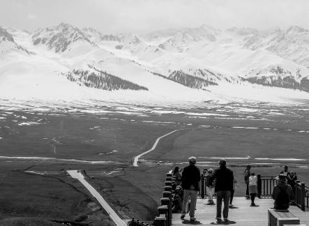 Mountain Trail Watching Snow 4