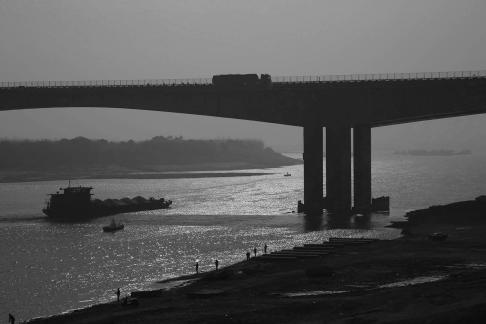 Long bridge spanning the waves 1