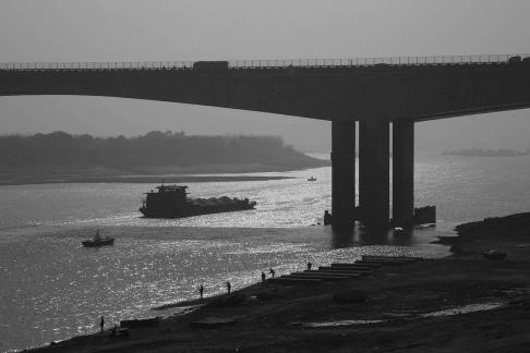 Long bridge spanning the waves 3
