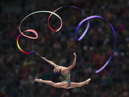 Ribbon dance 22
