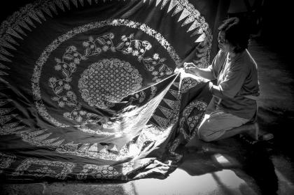 Making The cloth one bw