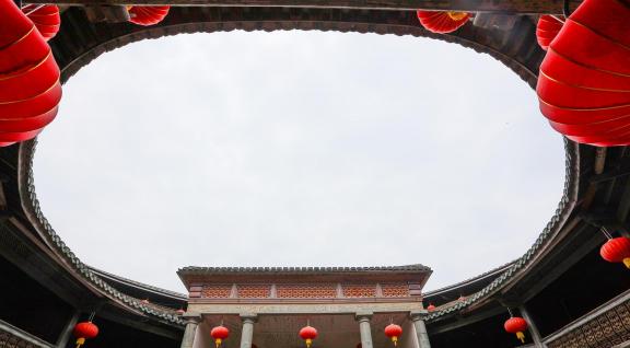 Hang lanterns high 21 Hang lanterns high 21