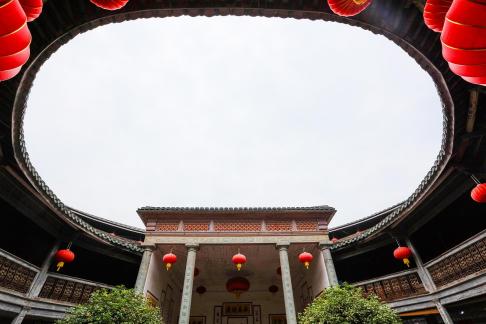 Hang lanterns high 23 Hang lanterns high 23