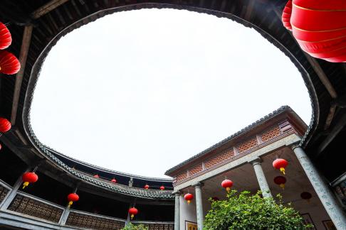 Hang lanterns high 24 Hang lanterns high 24