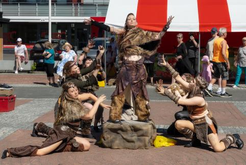 Worship Me Worship Me