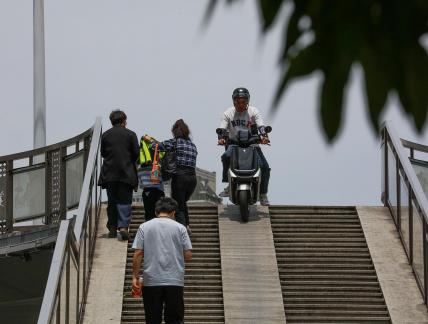 Roadside street photography 23