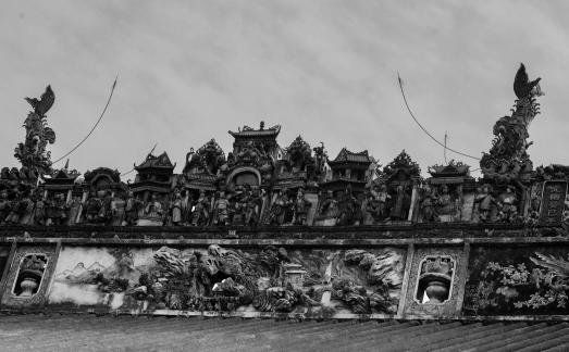 Ceramic roof ridge Ceramic roof ridge