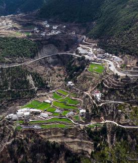 The winding mountain path 9