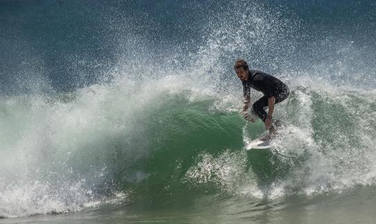 Splashing Surf