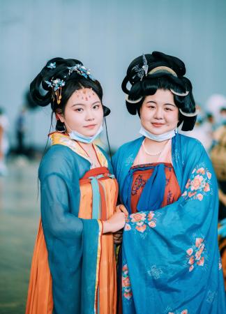 DRESSES OF THE TANG DYNASTY