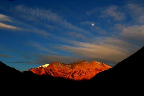 Sun Moon Red Mountain