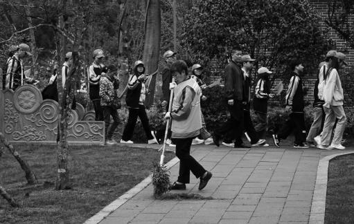 Sweep dust and pick up light 2