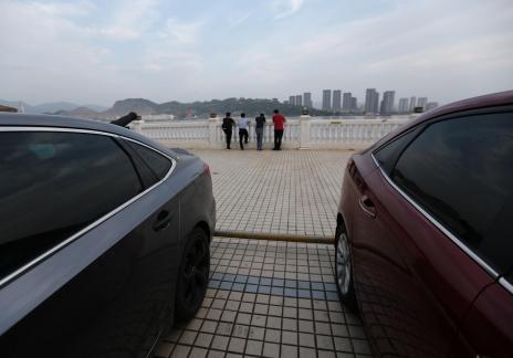 Looking towards the distant city 1