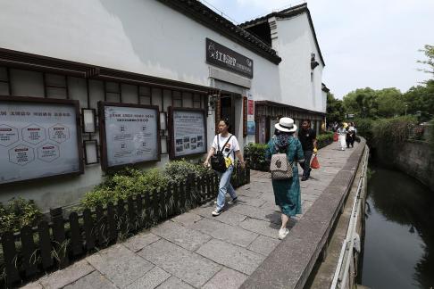 Under the tile flowing light 3