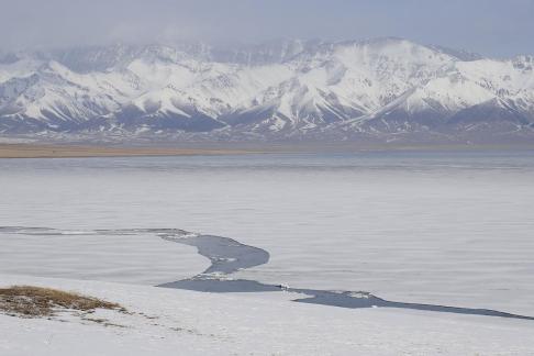 Snowy Lake scenery 1